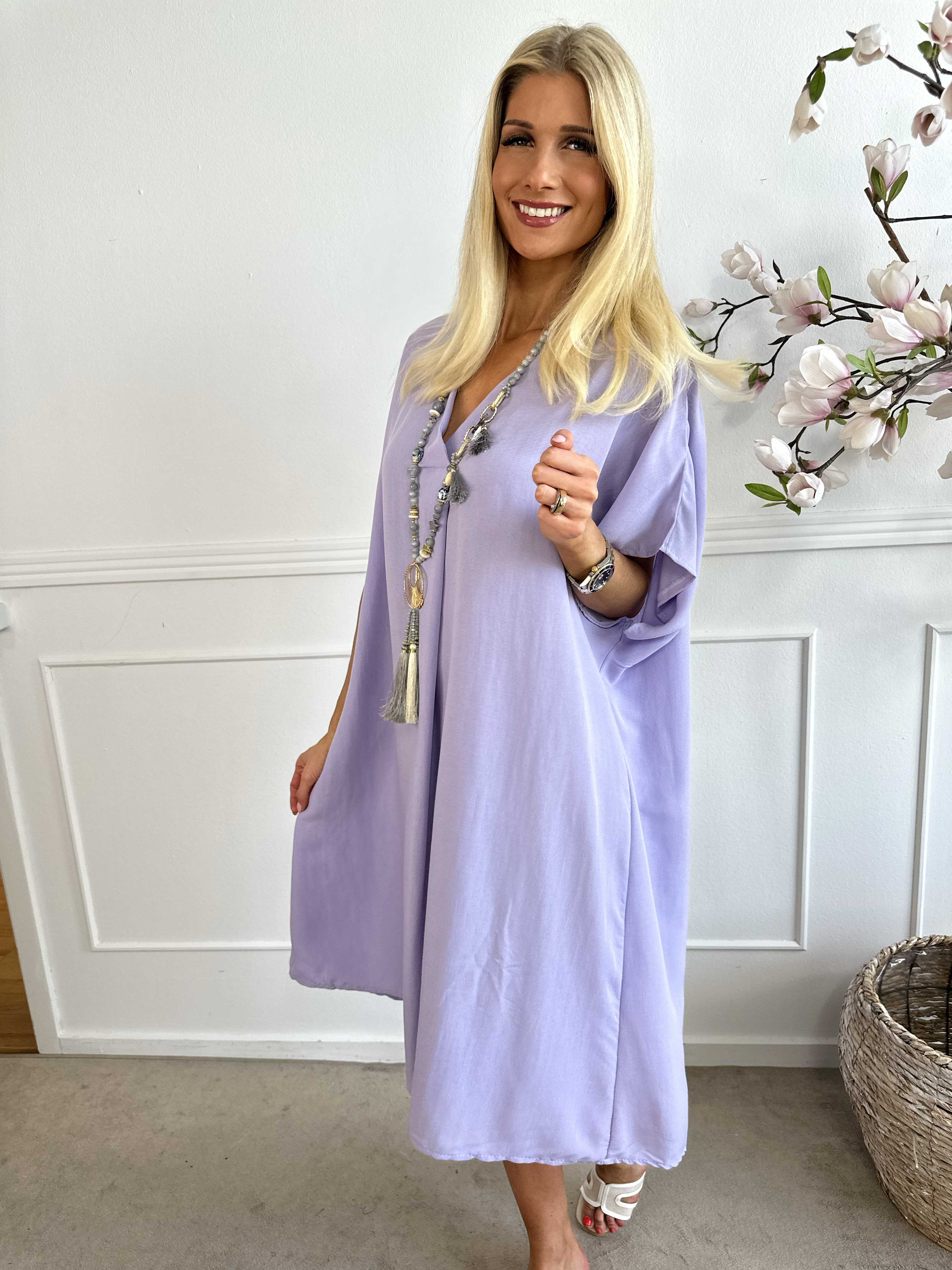 Astrid - Simpel kjole med v-udskæring